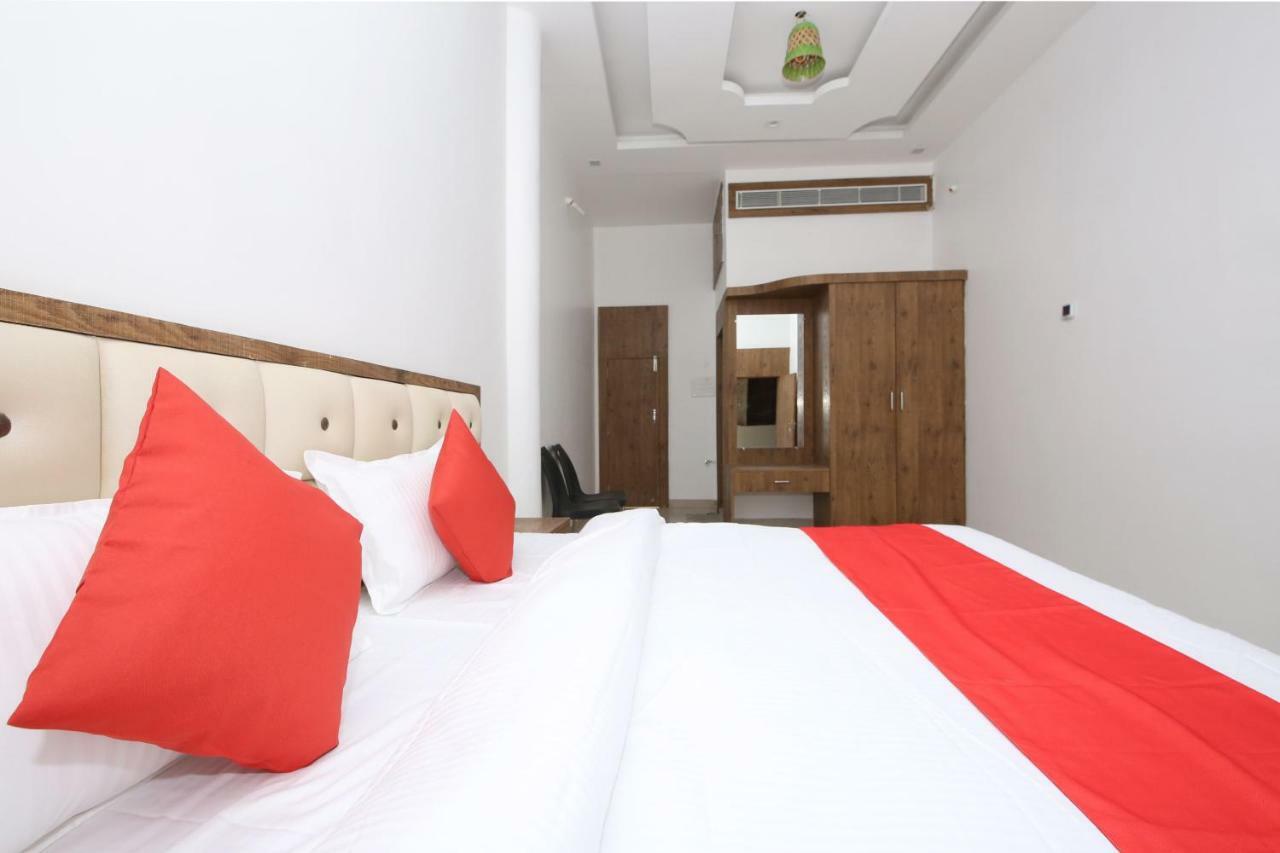 Oyo 38414 Rain Basera Resort 贾巴尔普尔 外观 照片