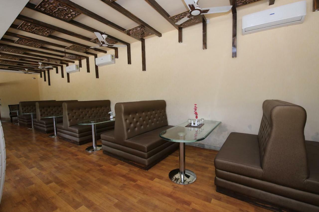 Oyo 38414 Rain Basera Resort 贾巴尔普尔 外观 照片