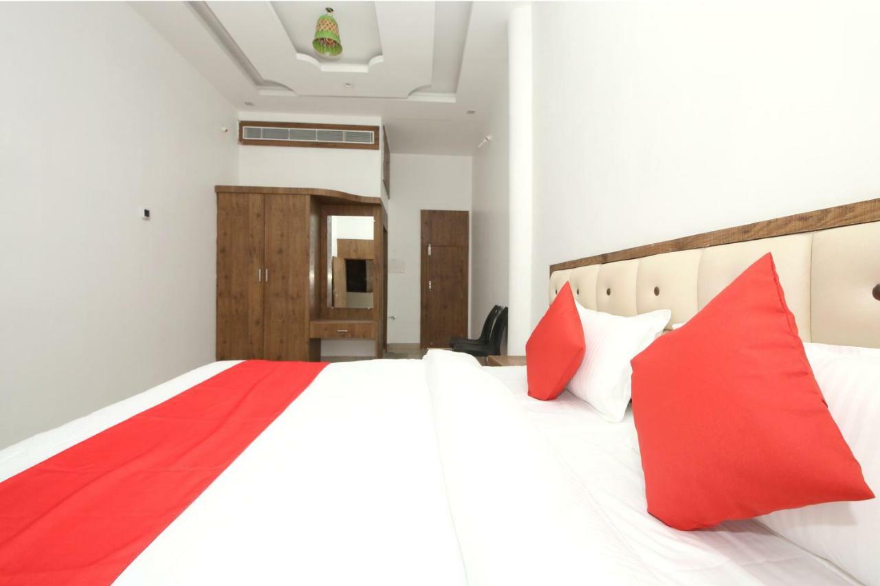 Oyo 38414 Rain Basera Resort 贾巴尔普尔 外观 照片