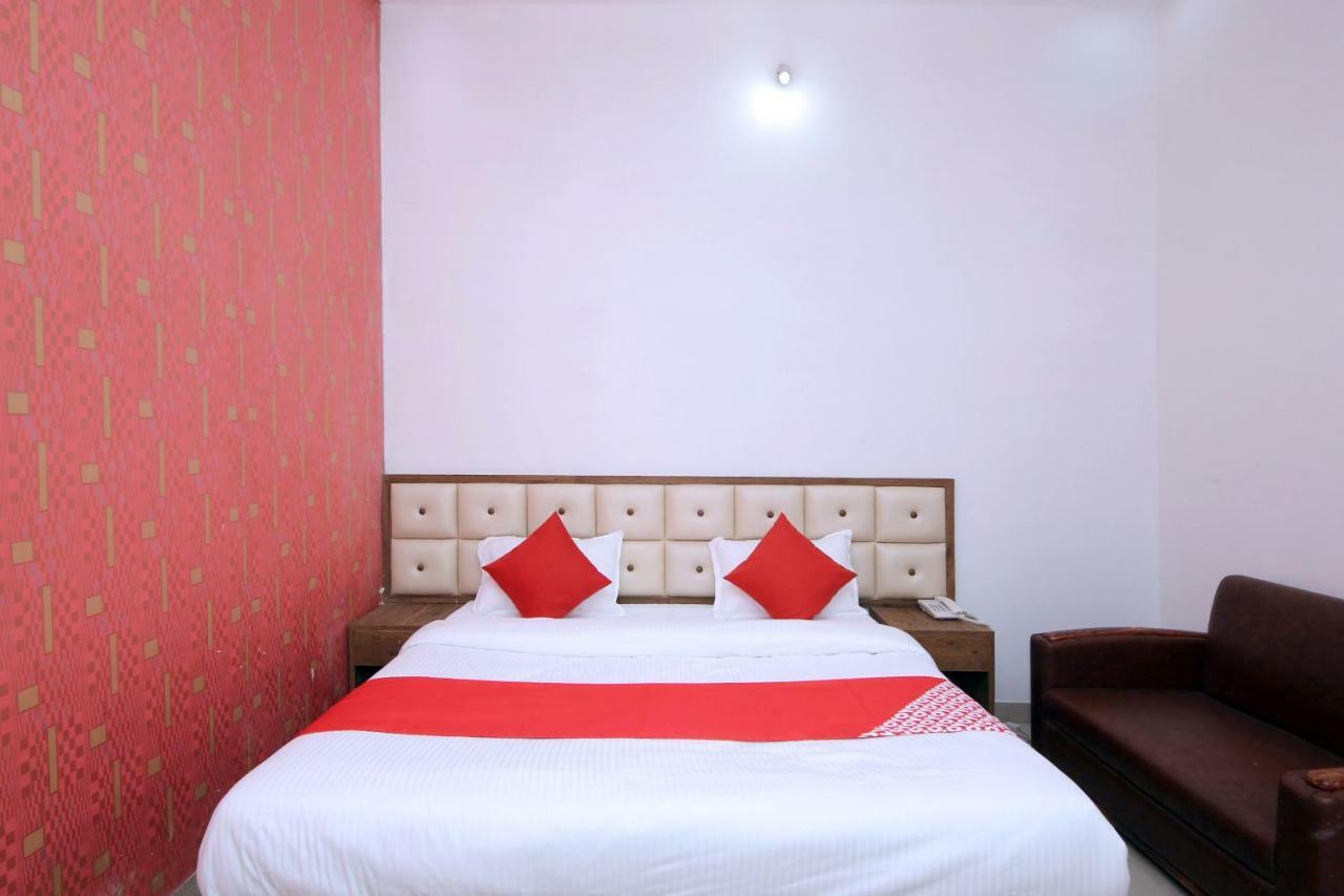 Oyo 38414 Rain Basera Resort 贾巴尔普尔 外观 照片